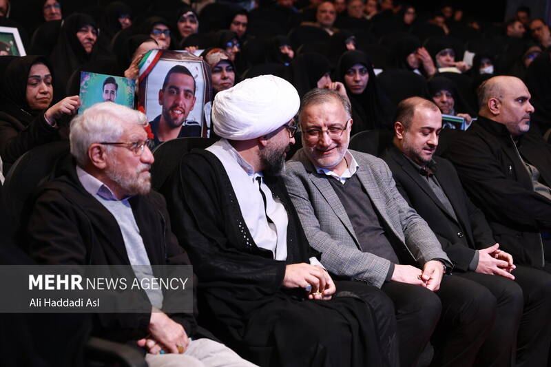 آئین تجلیل از مادر شهیدان حسن و محمد باقری