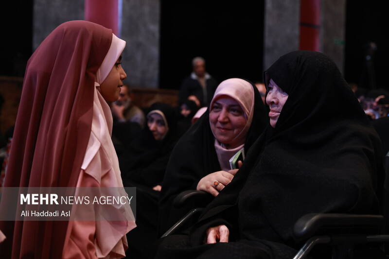 آئین تجلیل از مادر شهیدان حسن و محمد باقری