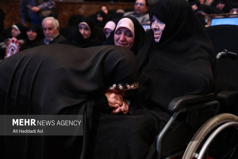 آئین تجلیل از مادر شهیدان حسن و محمد باقری
