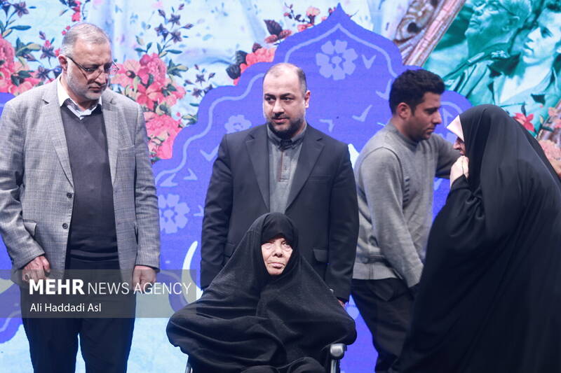 آئین تجلیل از مادر شهیدان حسن و محمد باقری