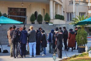 وزرای دولت در حیاط دولت