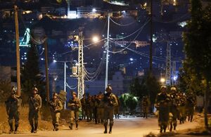 تجاوز نظامیان صهیونیست به مناطق مختلف کرانه باختری