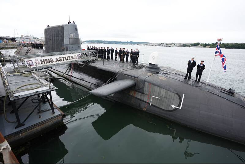 نیروی دریایی مستعمل سلطنتی انگلیس و فانتزی شکست دریایی چین و روسیه +عکس و فیلم