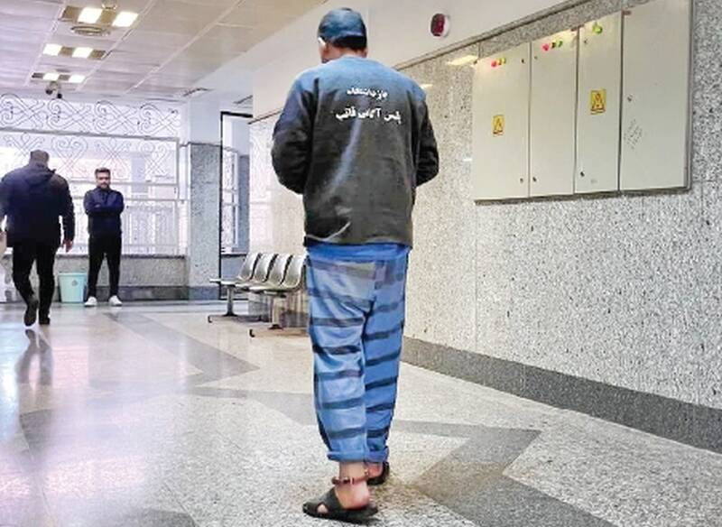 قتل،خانه،مأموران،زن،مقتول،شوهر،جسد،پليس،جوان،همسرش،خواب،اولي ...