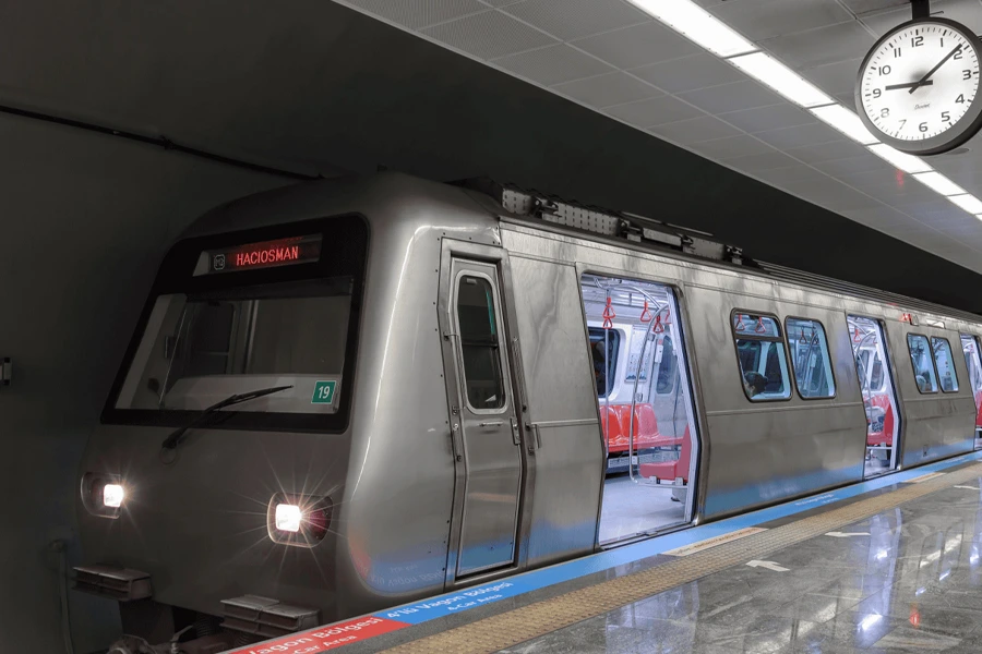 چگونه از میدان تکسیم به فرودگاه استانبول برویم؟