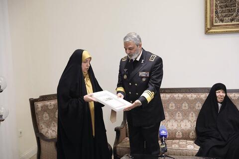 اعطای درجه سپهبدی شهید محمد باقری به خانواده ایشان