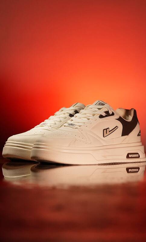 خرید کتونی فشن 435 چرم تام