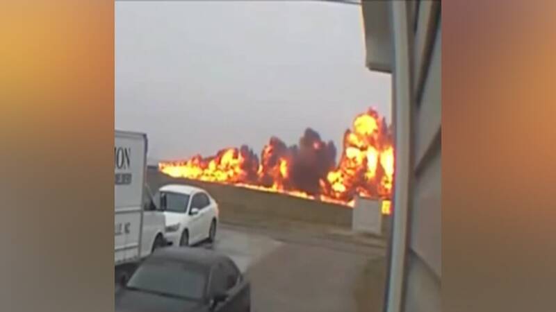 فیلم/ لحظه سقوط یک جت شخصی در کارولینای شمالی