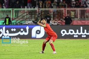 بزن بهادرهای پوشالی در فوتبال ایران؛ جنگ هواداران را تماشا کنید!