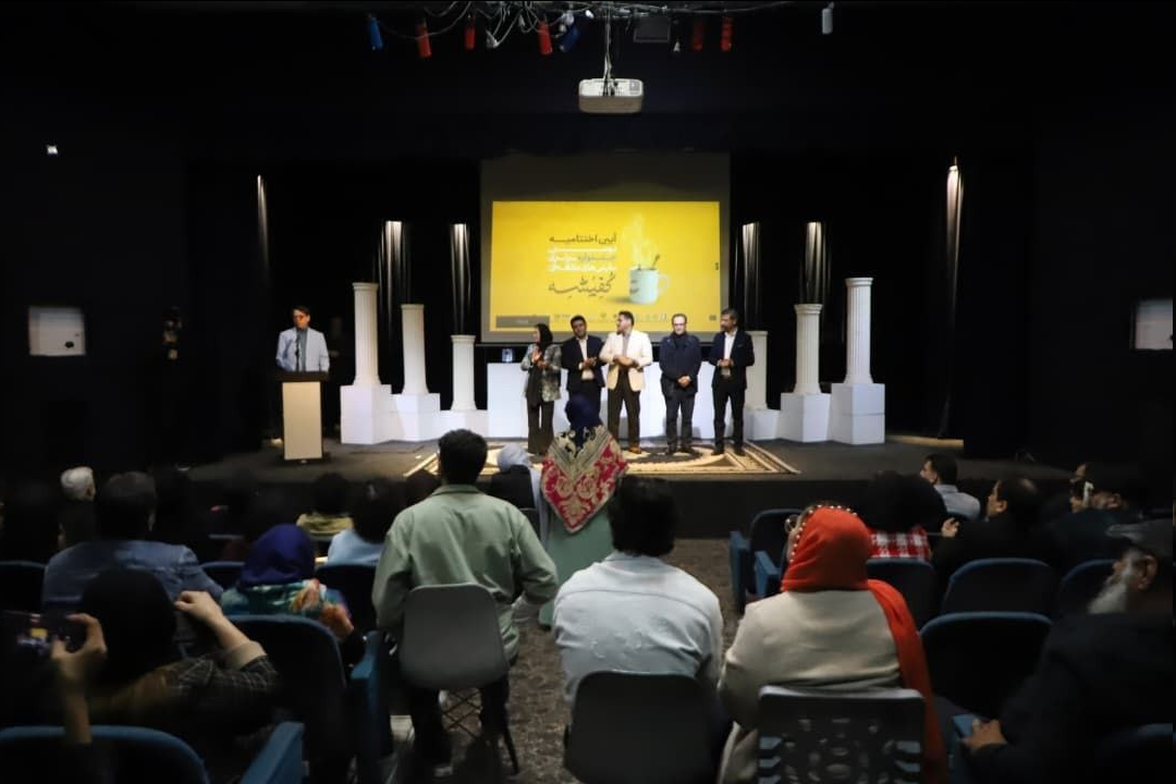 برگزیدگان دومین جشنواره نمایش‌های کافه‌ای «کفیشه»/ شبی به بزرگی نام آبادان