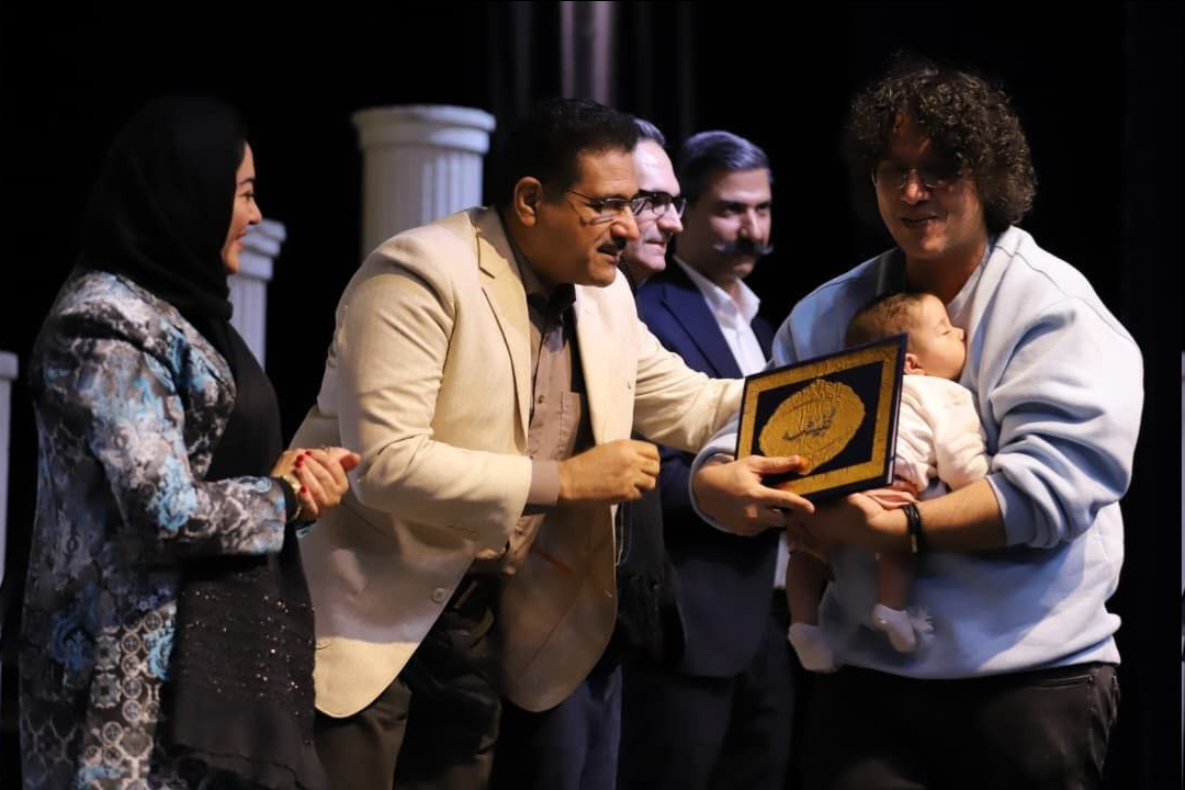 برگزیدگان دومین جشنواره نمایش‌های کافه‌ای «کفیشه»/ شبی به بزرگی نام آبادان