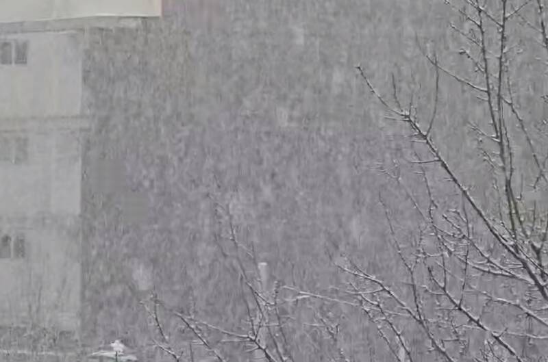 فیلم/  شدت بارش برف در شهر اسفراین