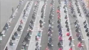 فیلم/ آزمون استخدامی روی باند فرودگاه هندی!