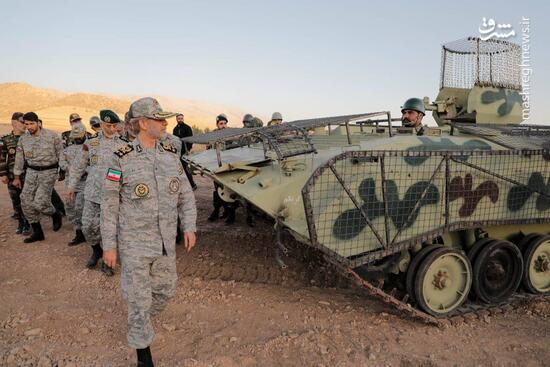 بازدید فرمانده ارتش از استحکامات مرزی و تیپ‌های نیروی زمینی