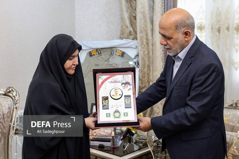 سرلشکر عبداللهی با خانواده شهید «قرایلو» دیدار کرد+ فیلم