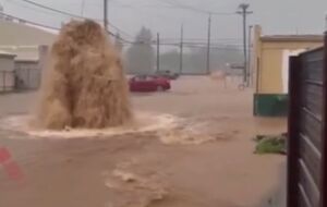 فیلم/ خیابان‌های کالیفرنیا به فاضلاب تبدیل شدند!