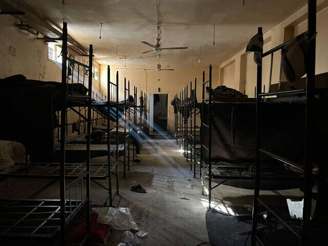 رویترز: الشرع زندانها را نبست، پُر کرد!