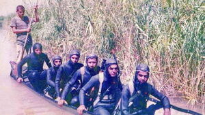 لحظاتی ناب با رزمندگان غواص