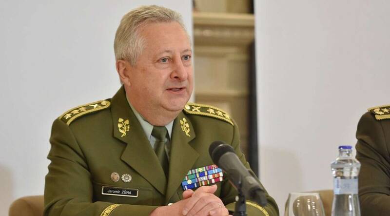 چك،جمهوري،اوكراين،وزير،حزب،روسيه،دفاع،بابيش،لوموند،دسامبر