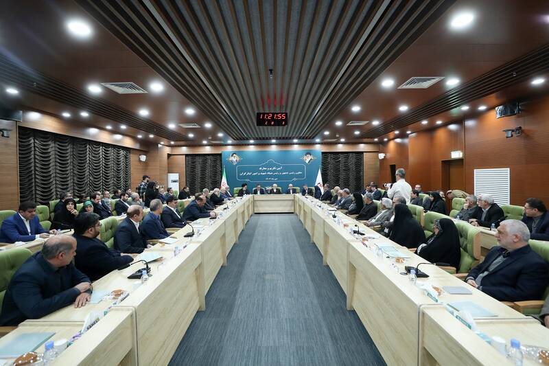 عارف: راهبرد اصلی بنیاد شهید پرهیز از تصدیگری باشد