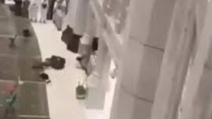 پریدن فردی از طبقه بالای مسجدالحرام