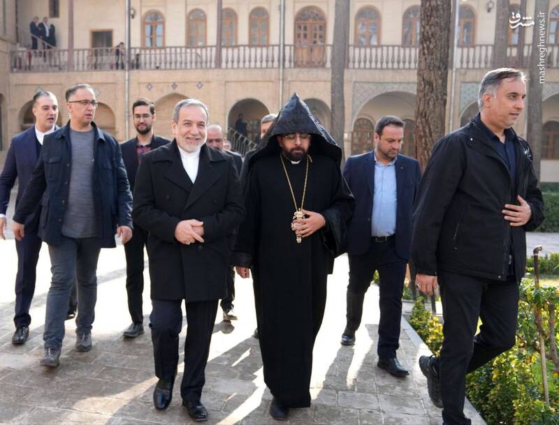 حضور عراقچی در کلیسای وانک اصفهان+ عکس