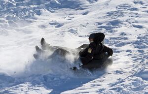 تفریحات زمستانی در پیست اسکی بارده