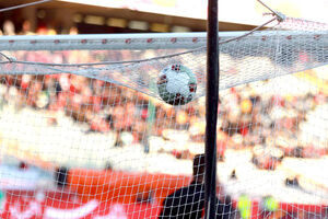 سقوط آزاد «سرمایه اجتماعی» در فوتبال/ «بنگاهی» برای غارت اموال عمومی!