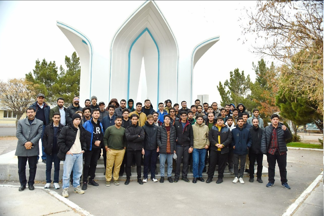 تشریح رویکردهای دانشبنیان، توسعهای و مسئولیت اجتماعی پتروشیمی تبریز به دانشجویان دانشگاه صنعتی شریف