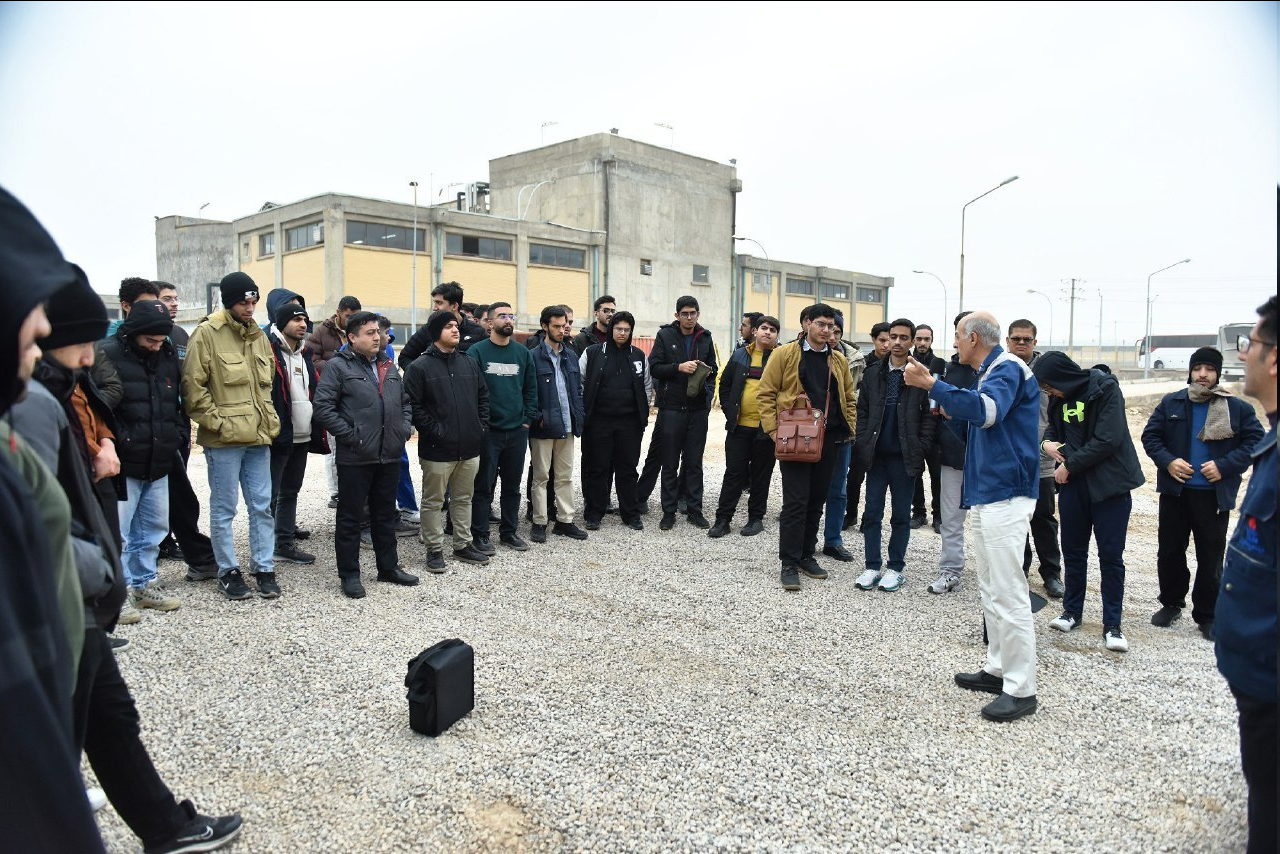 تشریح رویکردهای دانشبنیان، توسعهای و مسئولیت اجتماعی پتروشیمی تبریز به دانشجویان دانشگاه صنعتی شریف