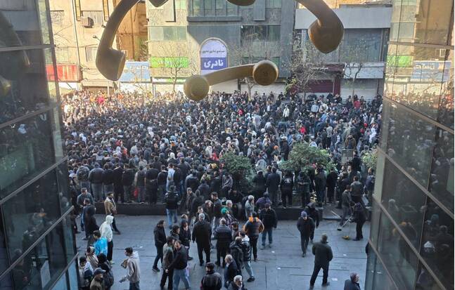 توجه،آشوب،اعتراض،تحركات،قدم،عمليات،پروژه،فضاي،تلاش،سياسي،كاس ...