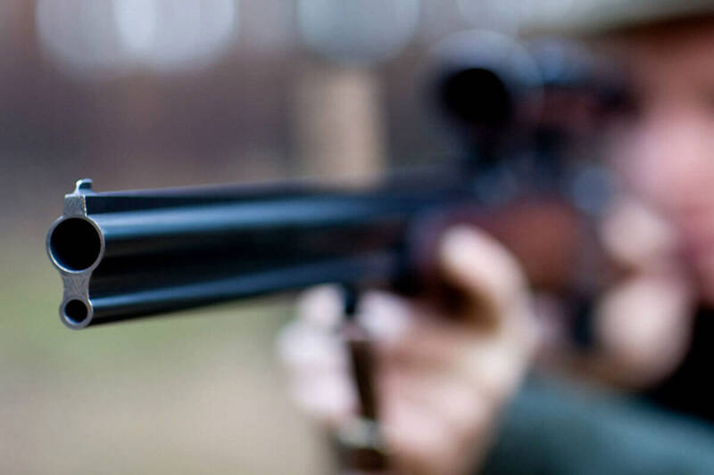 شليك،مقتول،گلوله،پليس،هلو،اسلحه،مرد،گزارش،استخر،قضات،سينه،با ...