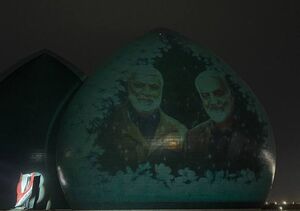 مزیّن شدن «یادمان شهید» در بغداد به تصاویر شهیدان سلیمانی و ابومهدی - کراپ‌شده