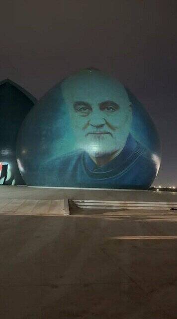 مزیّن شدن «یادمان شهید» در بغداد به تصاویر شهیدان سلیمانی و ابومهدی