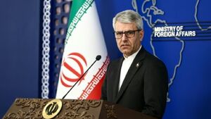 ایرانیان برای حل مشکلات، اجازه هیچ‌گونه مداخله خارجی را نخواهند داد