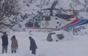 فیلم / پرواز بالگرد از دورترین نقطه کوهرنگ برای انتقال خانم باردار