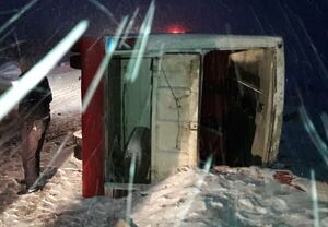 32 نفر در واژگونی مینی‌بوس در هراز مصدوم شدند