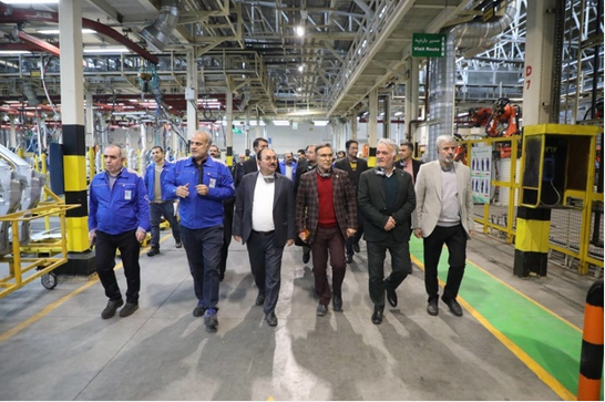 استقبال نمایندگان مجلس از برنامه‌های ایران‌خودرو در توسعه خودروهای هیبریدی