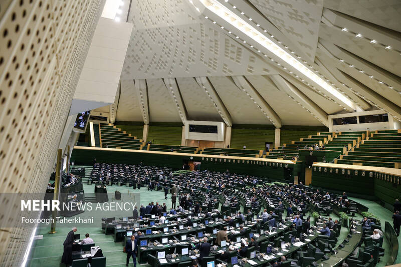 کلیات لایحه بودجه در مجلس بررسی می‌شود