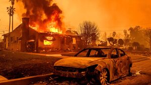 تنها ۹ خانه از ۱۳ هزار خانه سوخته در لس‌آنجلس بازسازی شد