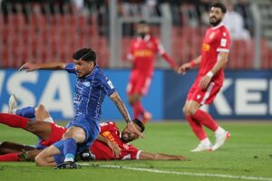 دلایل عملکرد پرنوسان استقلال در نیم فصل / دردسر جدا شدن چند بازیکن آبی