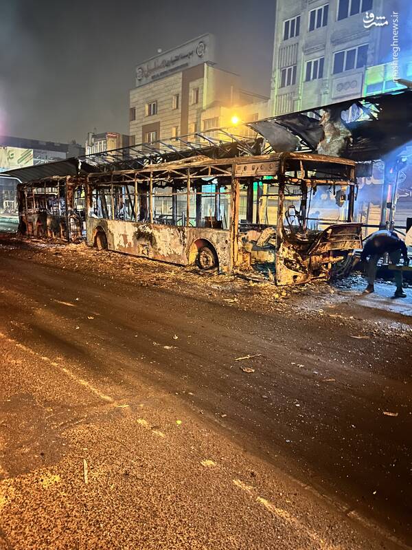 روایت لحظه به لحظه از عملیات پاکسازی تروریست‌ها از خیابان/ شکست پروژه آشوب با وجود تنفس مصنوعی ترامپ/ آرامش عمومی بر شهرهای مختلف حاکم است + فیلم