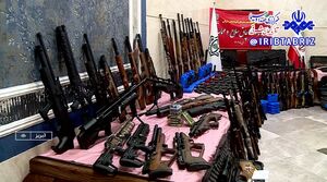 تصاویری از کشف ۲۲۰ قبضه اسلحه جنگی در تبریز | ویدئو