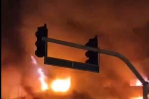 مسیر مزدوری پهلوی ادامه دارد؛ با دیکتاتوری چادر از سر کشیدند!