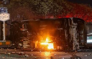 تخریب اموال عمومی توسط اغتشاشگران در اصفهان