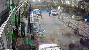 لحظه حمله اوباش به مسجد جامع امیرالمومنین تهرانپارس