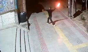 اغتشاشگران ۱۰ مسجد را در اصفهان آتش زدند