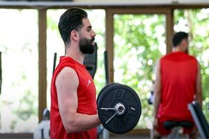 مخالفت قاطع کادر فنی با بازگشت هافبک خاطی به پرسپولیس