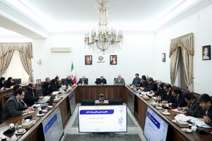 عارف: پرونده توطئه با حضور حماسی مردم بسته شد/چگونه این تعداد سلاح وارد کشور شده‌ است؟