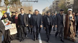 حضور وزیر صمت در راهپیمایی ضد تروریستی در تهران